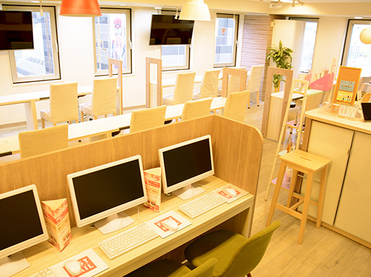 FASTNAIL 銀座店のサロンの様子