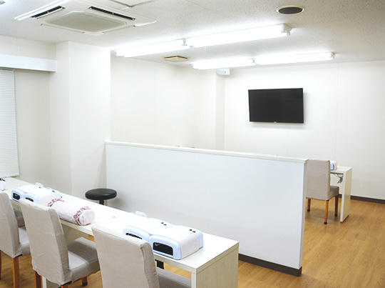 FASTNAIL 五反田店のサロンの様子