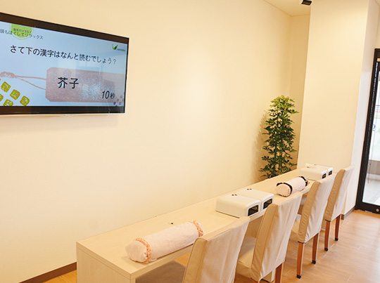 FASTNAIL 南大沢店のサロンの様子