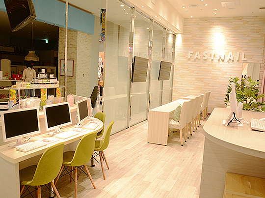 FASTNAIL イオンモール常滑店のサロンの様子