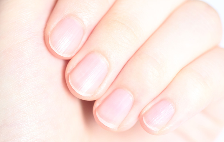 柔らかい爪の原因は？弱い爪を強くする方法も紹介